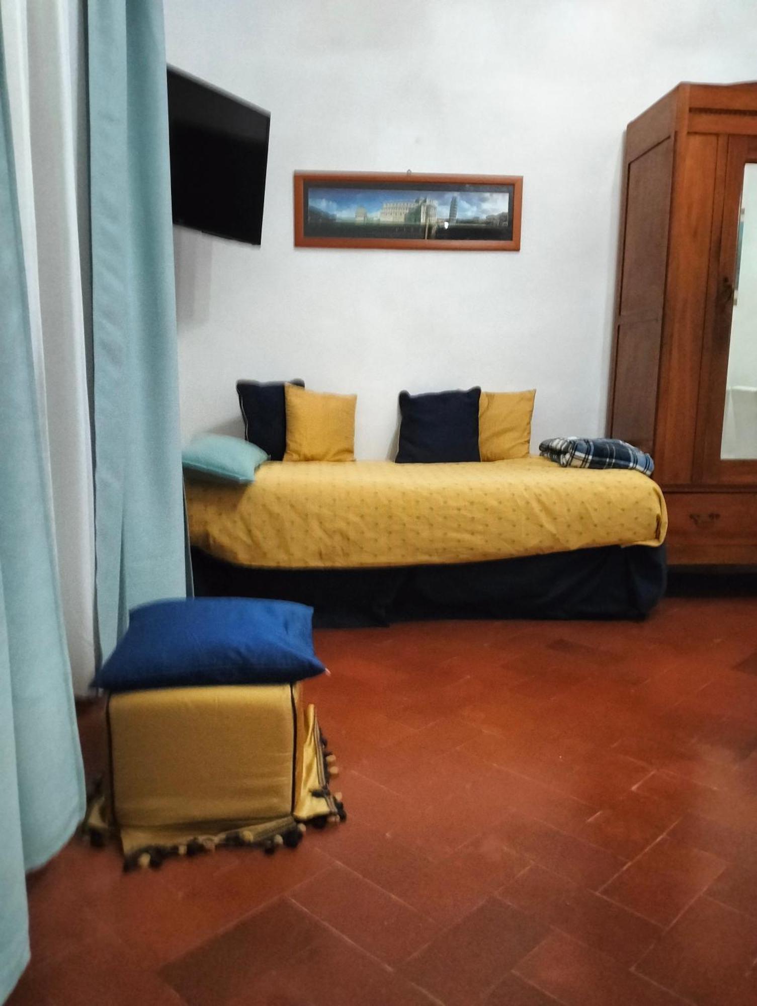 Palace Comfort Inn Pisa Exterior photo